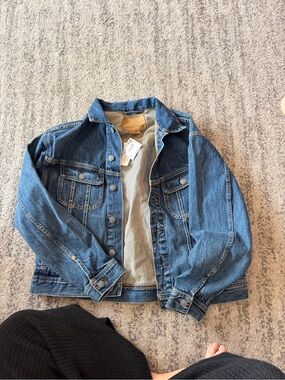American Eagle Classic Medium Wash Denim Jacket - Blue
